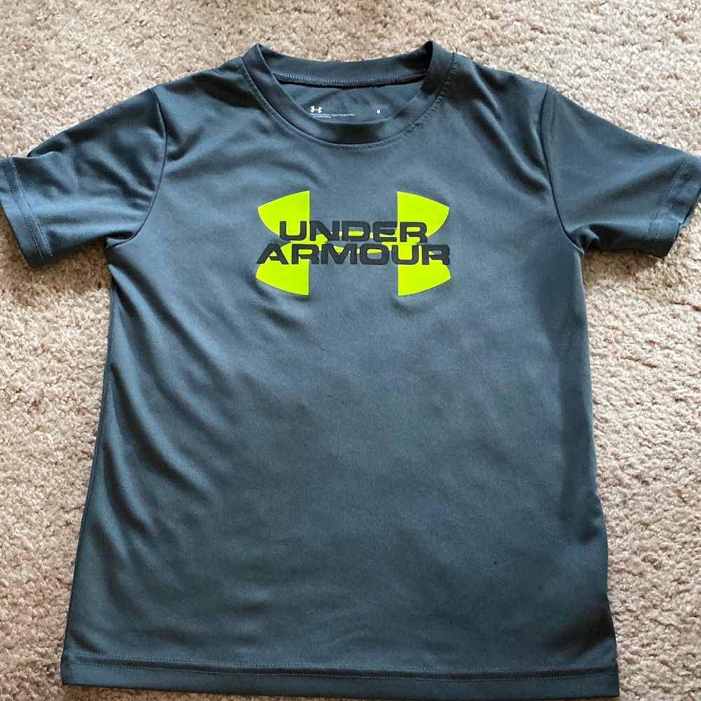 Boys Under Armour tshirt